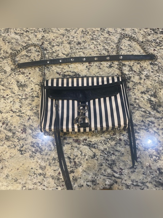 Rebecca Minkoff Handbags - Rebecca Minkoff bag with chain strap
